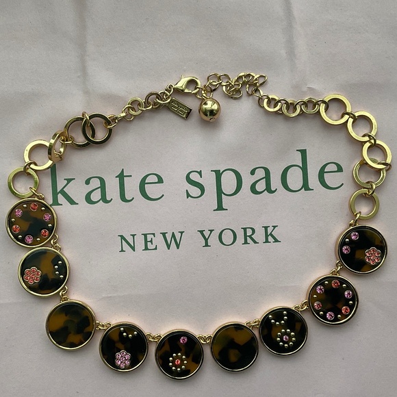 Kate Spade “Out of Her Shell” necklace - Picture 7 of 8
